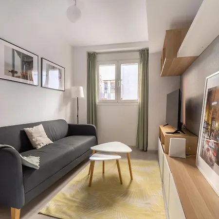 Ar6 - Piso 2 A 5 Minutos Del Pilar, Posibilidad De Parking No Incluido *